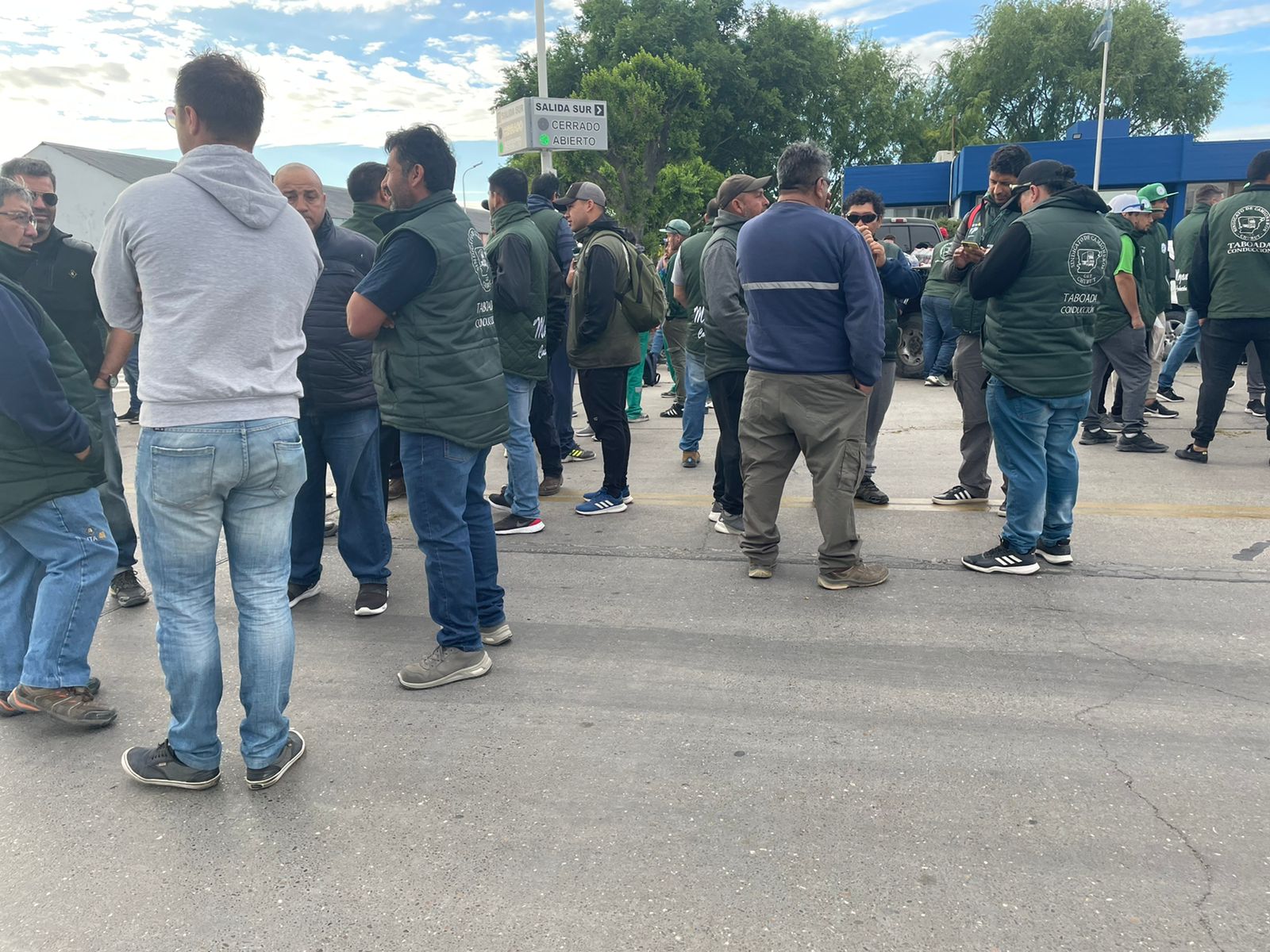 CAMIONEROS PROTESTAN EN PUERTOS DE CHUBUT