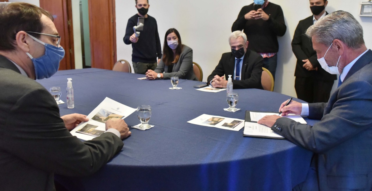 PROVINCIA ENTREGÓ INMUEBLE AL SUPERIOR TRIBUNAL DE JUSTICIA