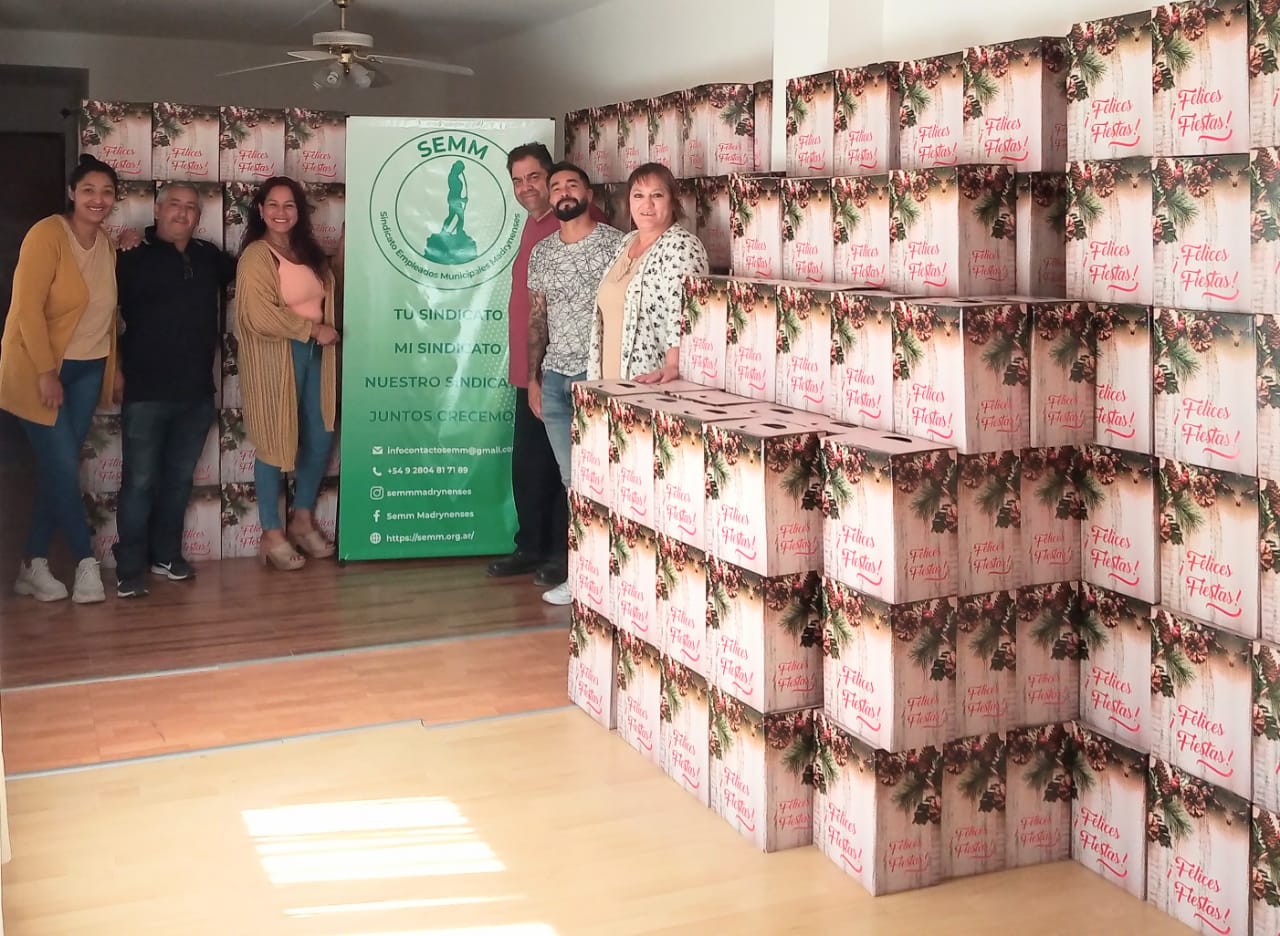 EL SEMM ENTREGA CAJAS NAVIDEÑAS