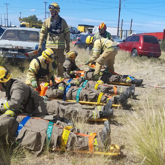 BOMBEROS DE MADRYN REALIZARON SU ÚLTIMA PRÁCTICA DEL AÑO