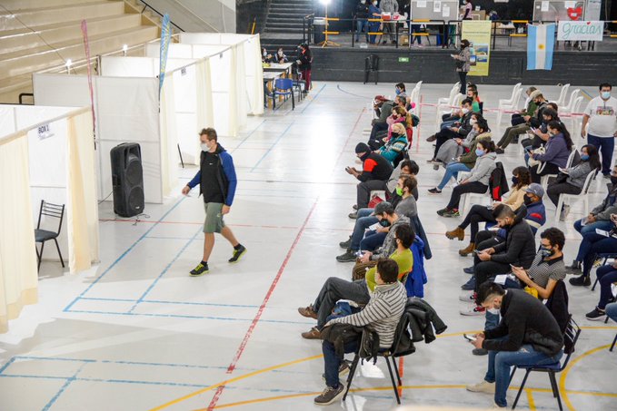 LA CAMPAÑA DE VACUNACIÓN SE TRASLADA A LAS INSTALACIONES DEL BINGO MUNICIPAL