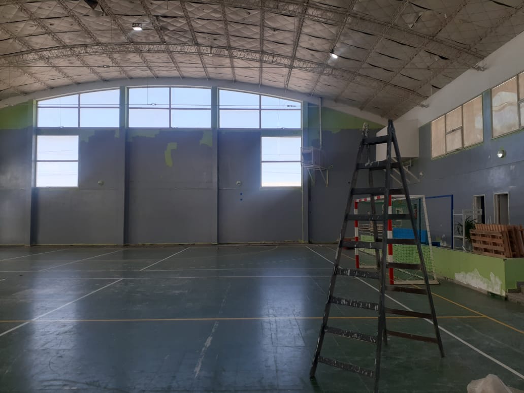 EL GOBIERNO PROVINCIAL REALIZA REFACCIONES EN LA ESCUELA N° 750 DE PUERTO MADRYN