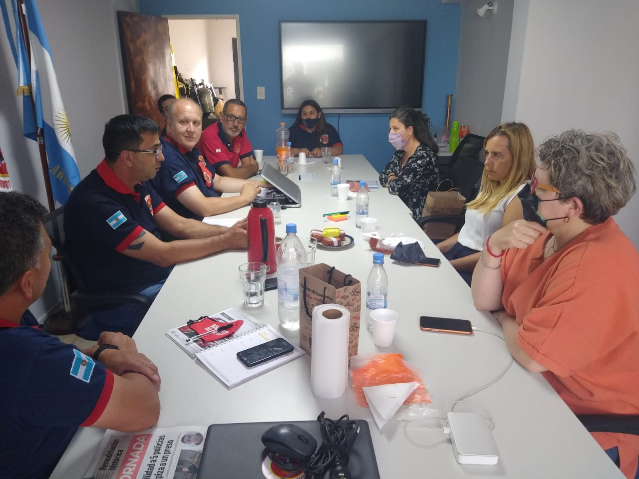 BOMBEROS CHUBUTENSES SE REUNIERON CON FUNCIONARIAS NACIONALES