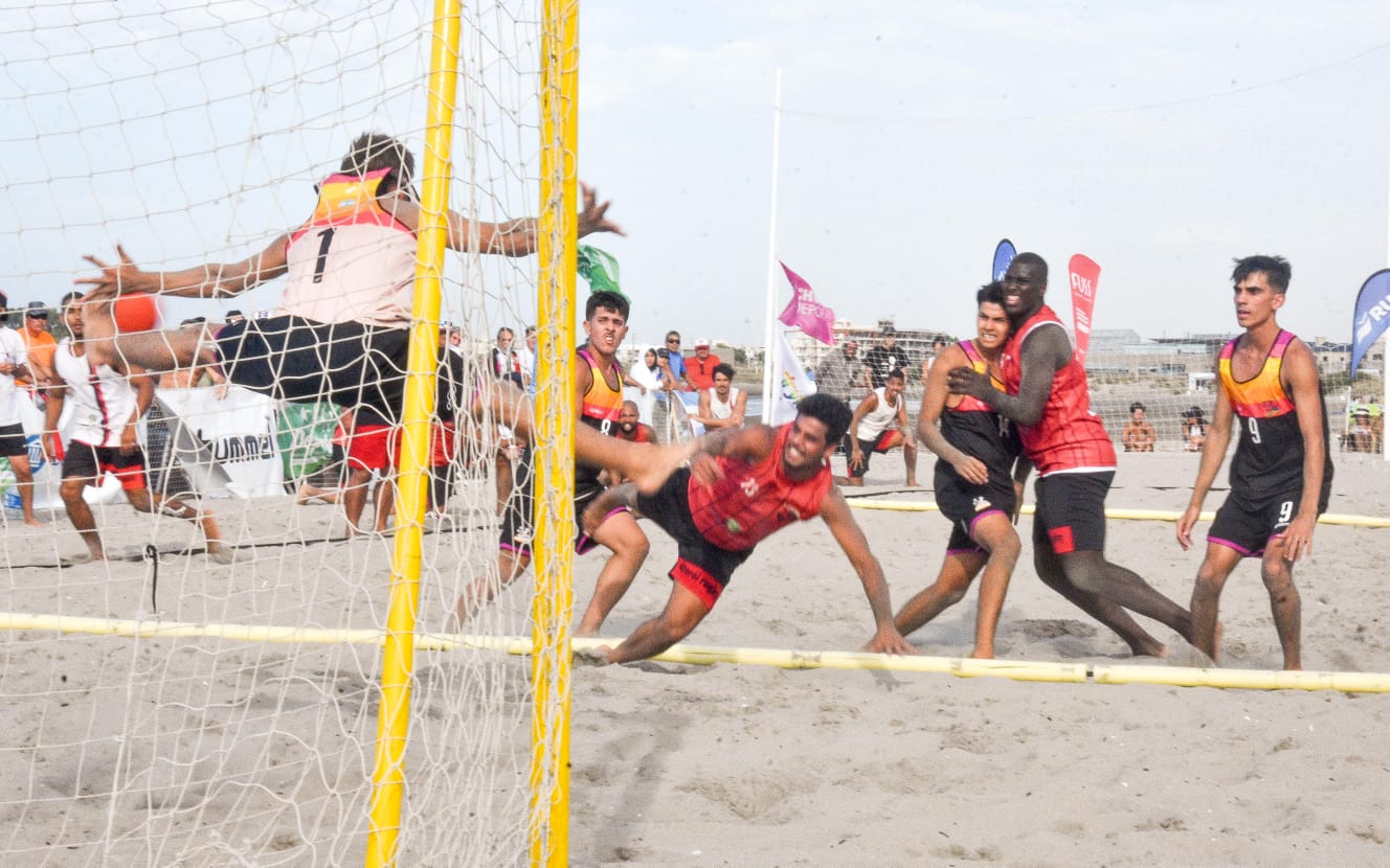 EL TORNEO CONTINENTAL DE BEACH HANDBALL HIZO HISTORIA
