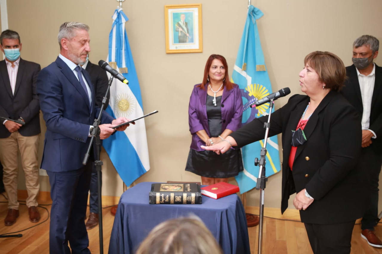 ARCIONI PUSO EN FUNCIONES A ANA MARÍA ITURRA COMO SUBSECRETARIA DE DESARROLLO SOCIAL DEL CHUBUT