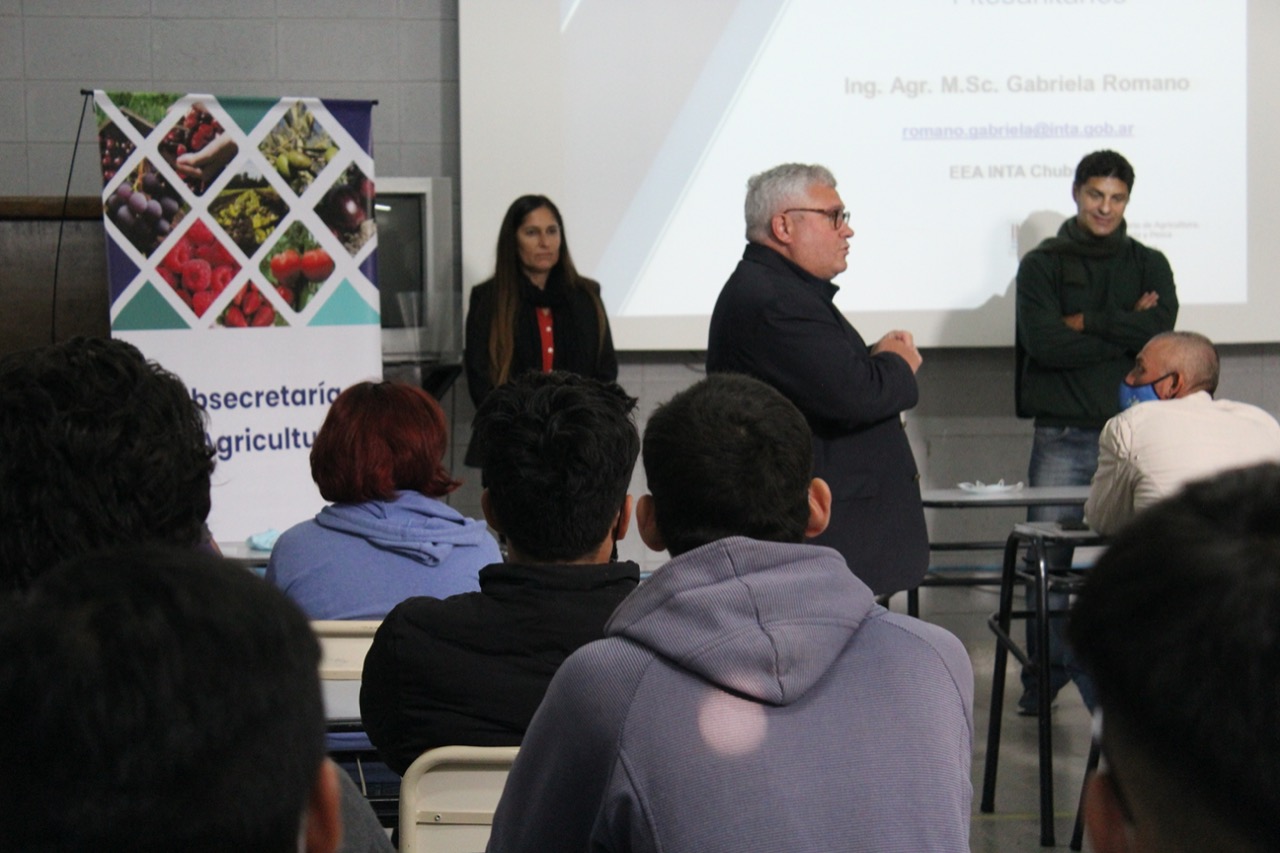 PROVINCIA REALIZA TALLER DE BUENAS PRÁCTICAS AGRÍCOLAS EN EL USO DE FITOSANITARIOS
