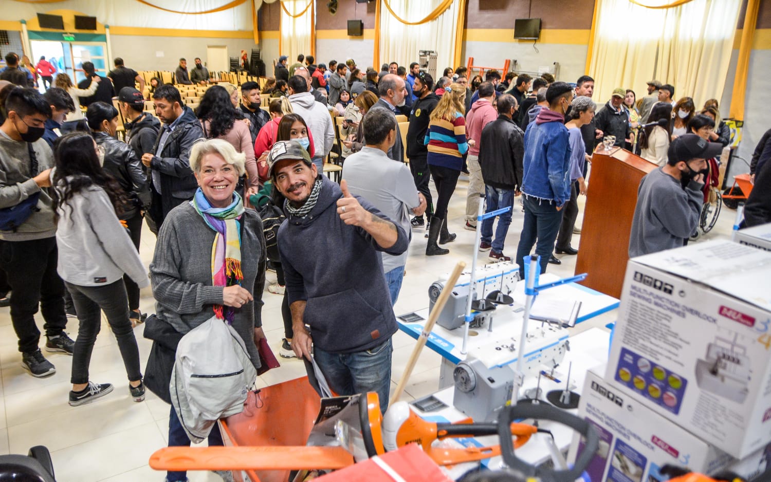 MÁS DE 60 EMPRENDEDORES LOCALES RECIBIERON HERRAMIENTAS DE TRABAJO Y PRODUCCIÓN