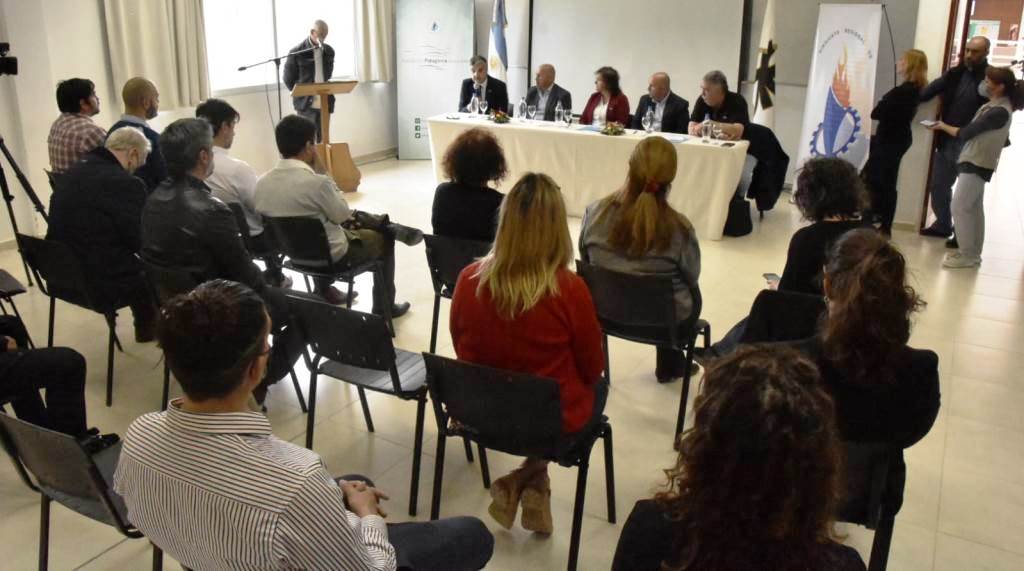 UTN FIRMÓ CONVENIO CON LUZ Y FUERZA Y PATAGÓNIA TERCER MILENIO