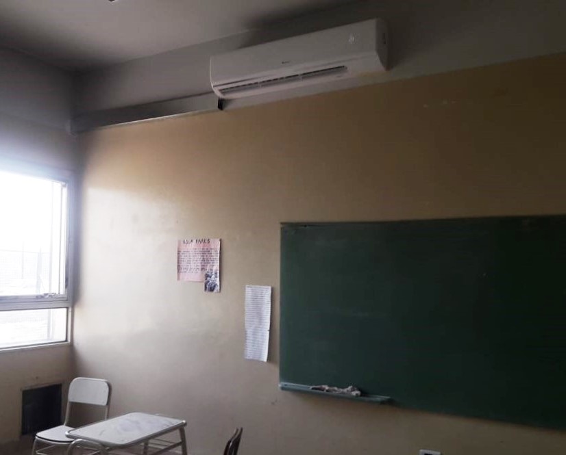 YA FUNCIONAN LOS AIRES FRÍO-CALOR EN LA ESCUELA N 750