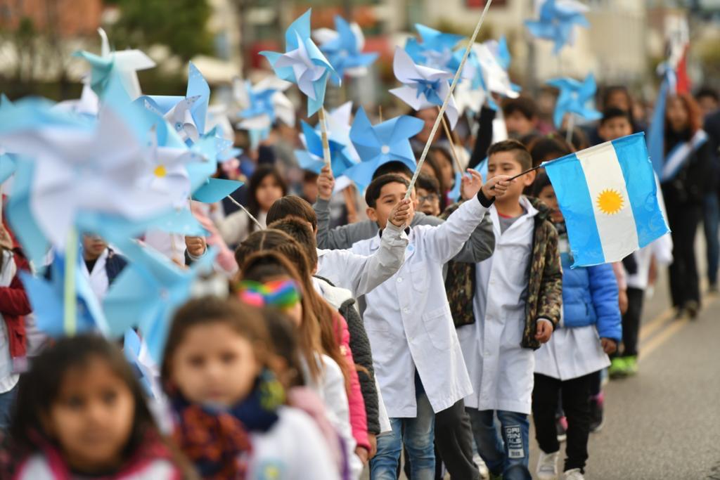 MADRYN SE PREPARA PARA VIVIR EL TRADICIONAL DESFILE DEL 25 DE MAYO