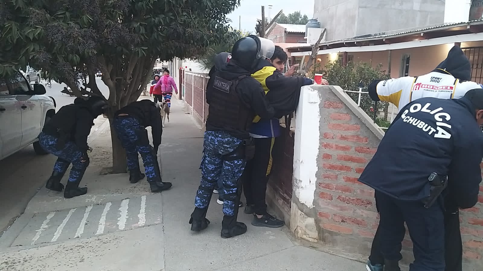 DEMORADO POR TENENCIA DE COCAÍNA