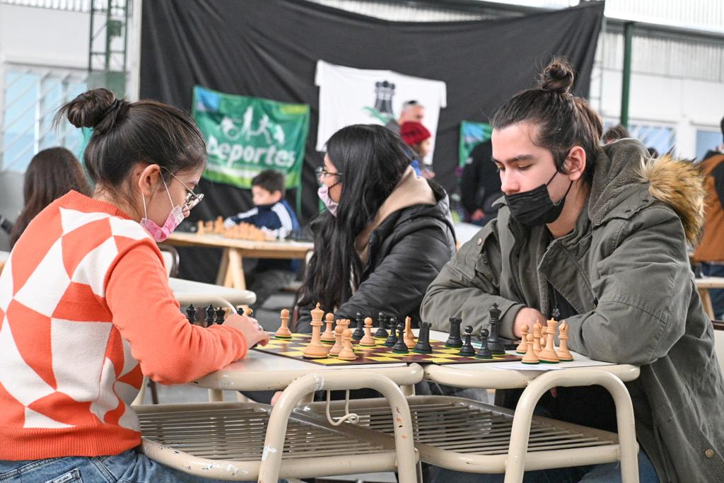 SE REALIZÓ EL ENCUENTRO DE AJEDREZ “MADRYN JUEGA A PENSAR”