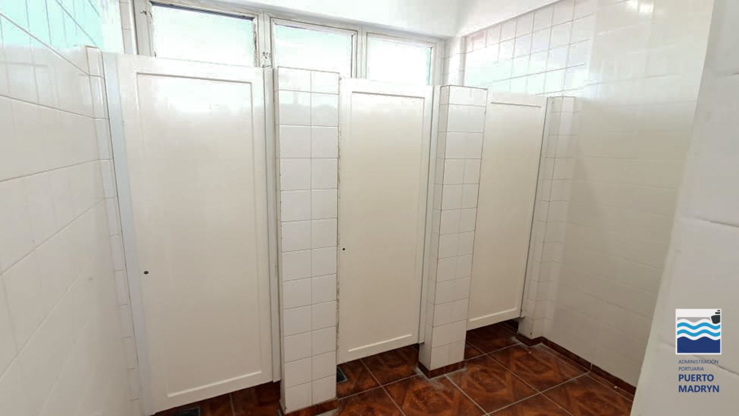 SE COMPLETÓ EL REACONDICIONAMIENTO DE LOS SANITARIOS DEL “MUELLE PESQUERO”