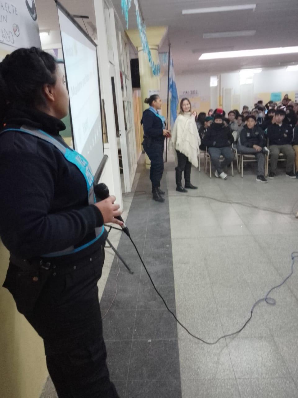 CHARLA SOBRE TRAYECTOS SUGERIDOS, GROOMING Y BULLYING