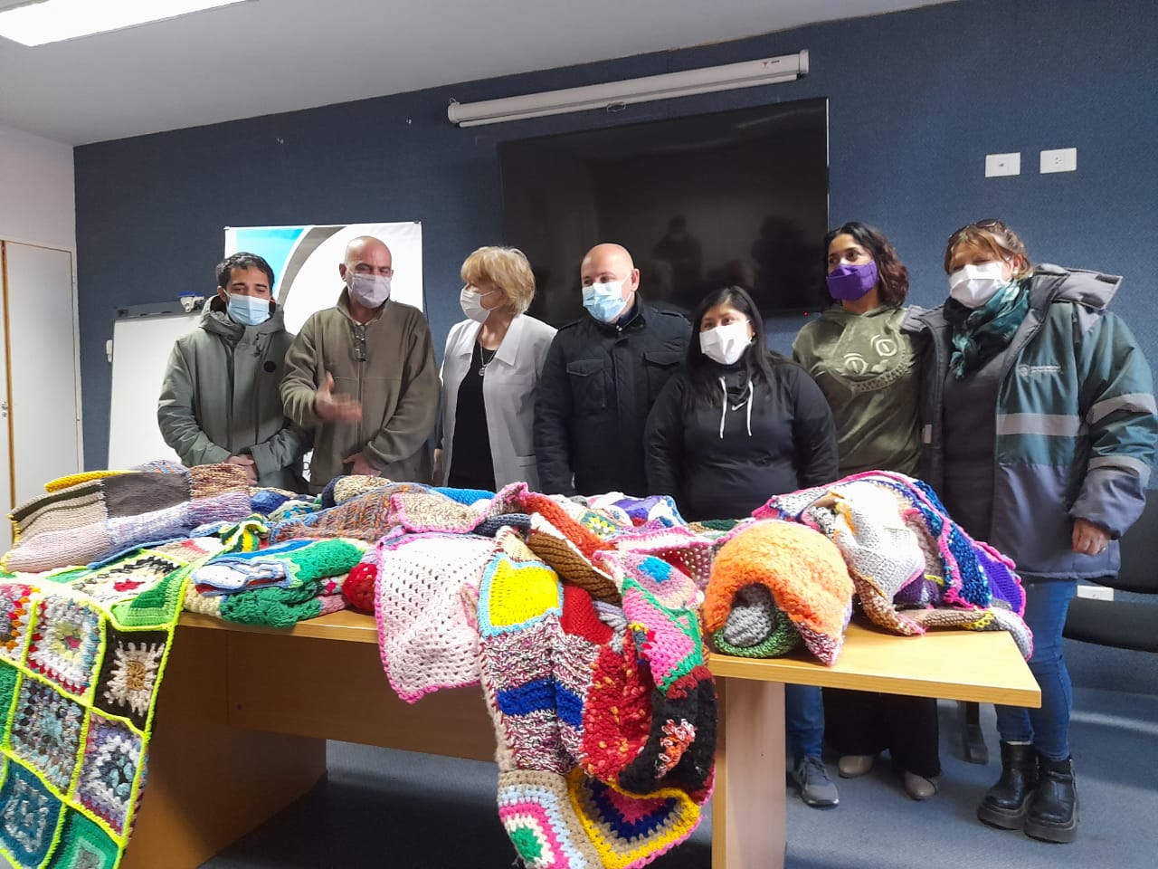EL HOSPITAL ISOLA RECIBIÓ DONACIÓN DE MANTAS TEJIDAS EN EL PROGRAMA IMPULSADO POR EL ÁREA DE ECOLOGÍA