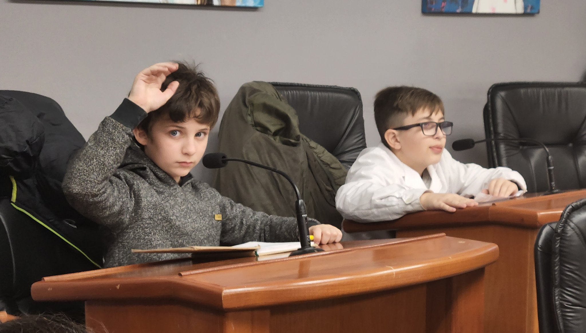 ALUMNOS DE LA ESCUELA 193 VISITARON EL CONCEJO DELIBERANTE