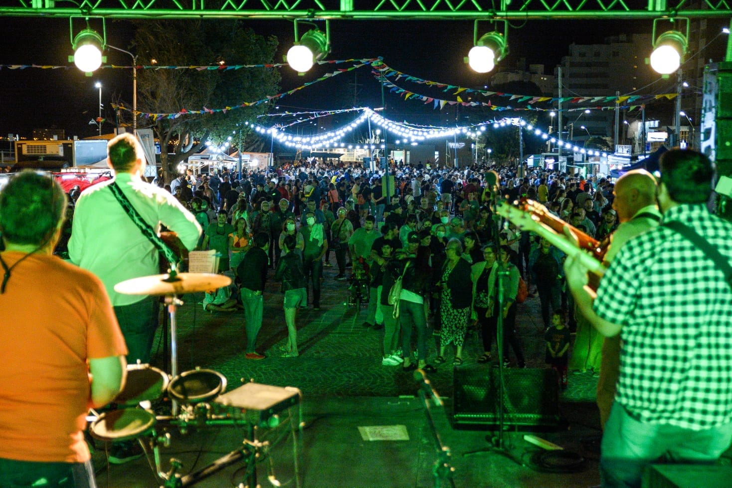 CONVOCATORIA A BANDAS LOCALES PARA EL ESCENARIO DEL MADRYN COMESTIBLE