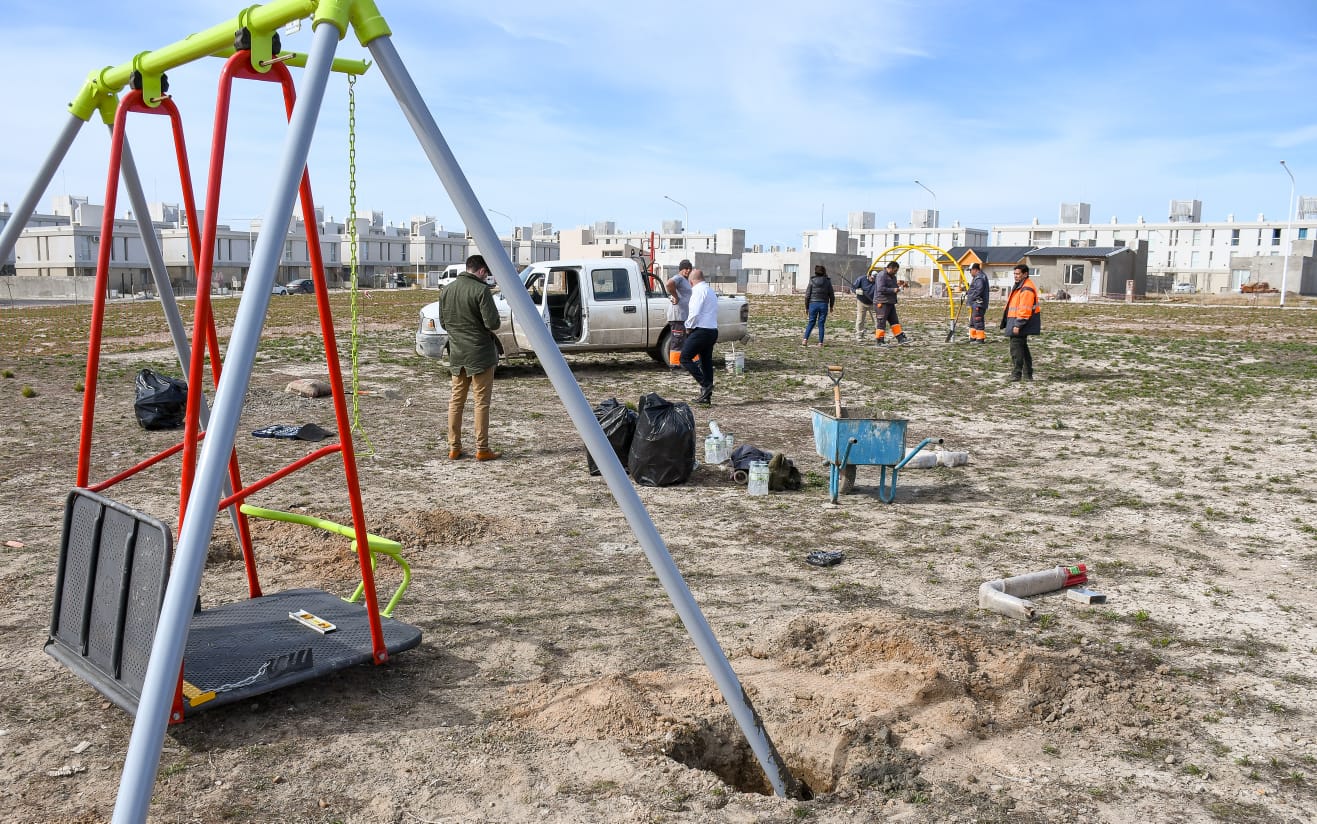 AVANZA LA CONSTRUCCIÓN DE LA NUEVA PLAZA DEL BARRIO PROCREAR