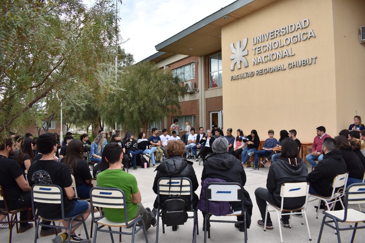 COMENZÓ EL PRIMER ENCUENTRO “UNIVERSIDAD Y PARTICIPACIÓN ESTUDIANTIL” DE CHUBUT