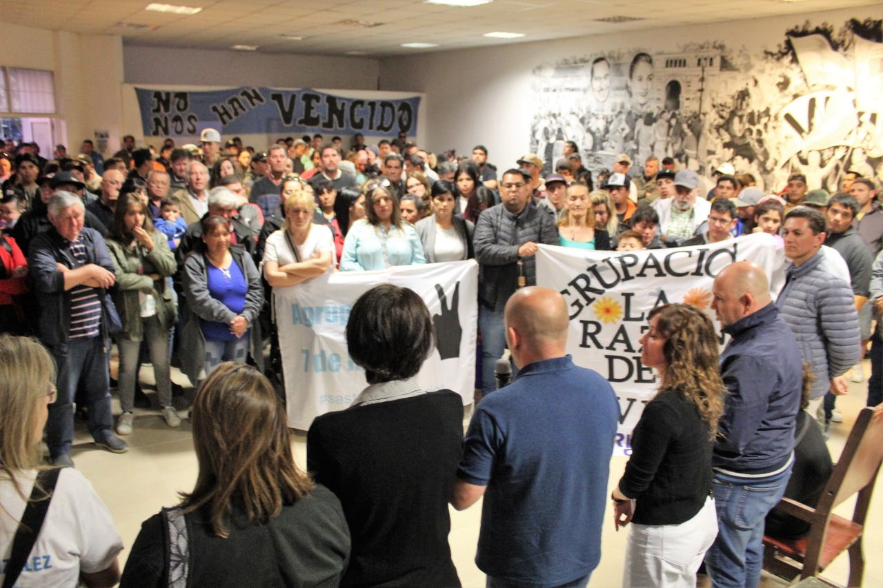MULTITUDINARIO ACTO EN EL PARTIDO JUSTICIALISTA CON UN CLARO MENSAJE DE UNIDAD