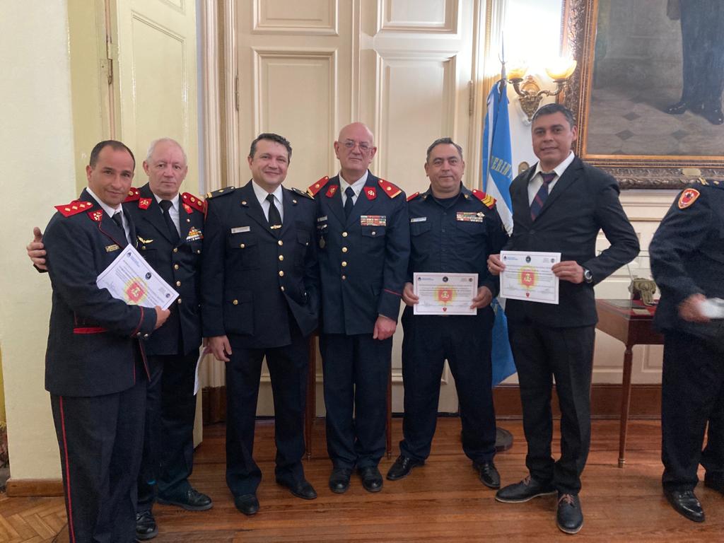 BOMBERO DE LAGO PUELO PARTICIPÓ DE IMPORTANTE CAPACITACIÓN