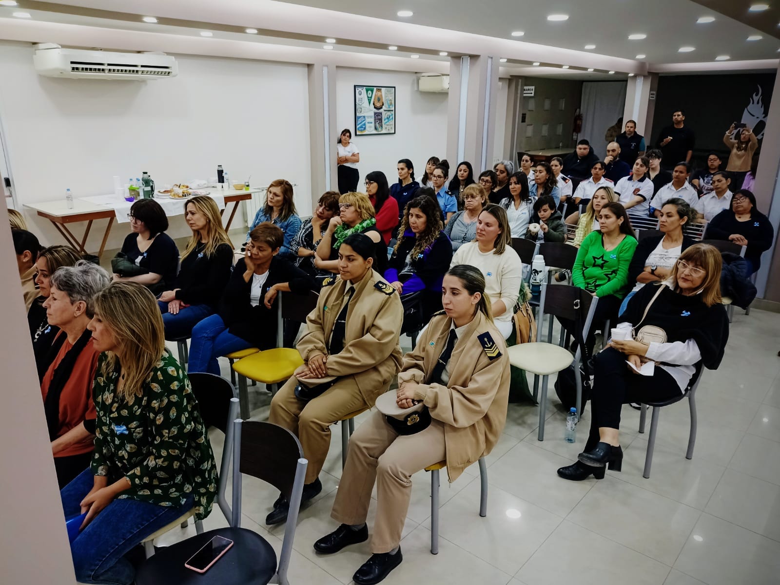 MUJERES CON VOCACIÓN DE SERVICIO