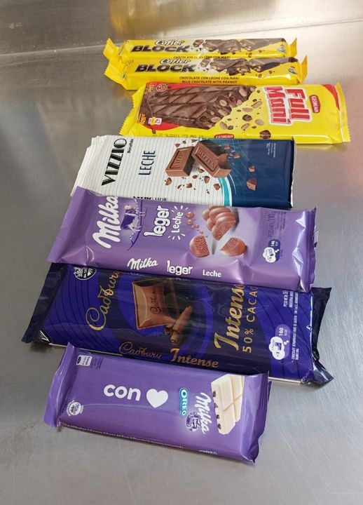 DETUVIERON A DOS MENORES POR INTENTAR ROBAR CHOCOLATES