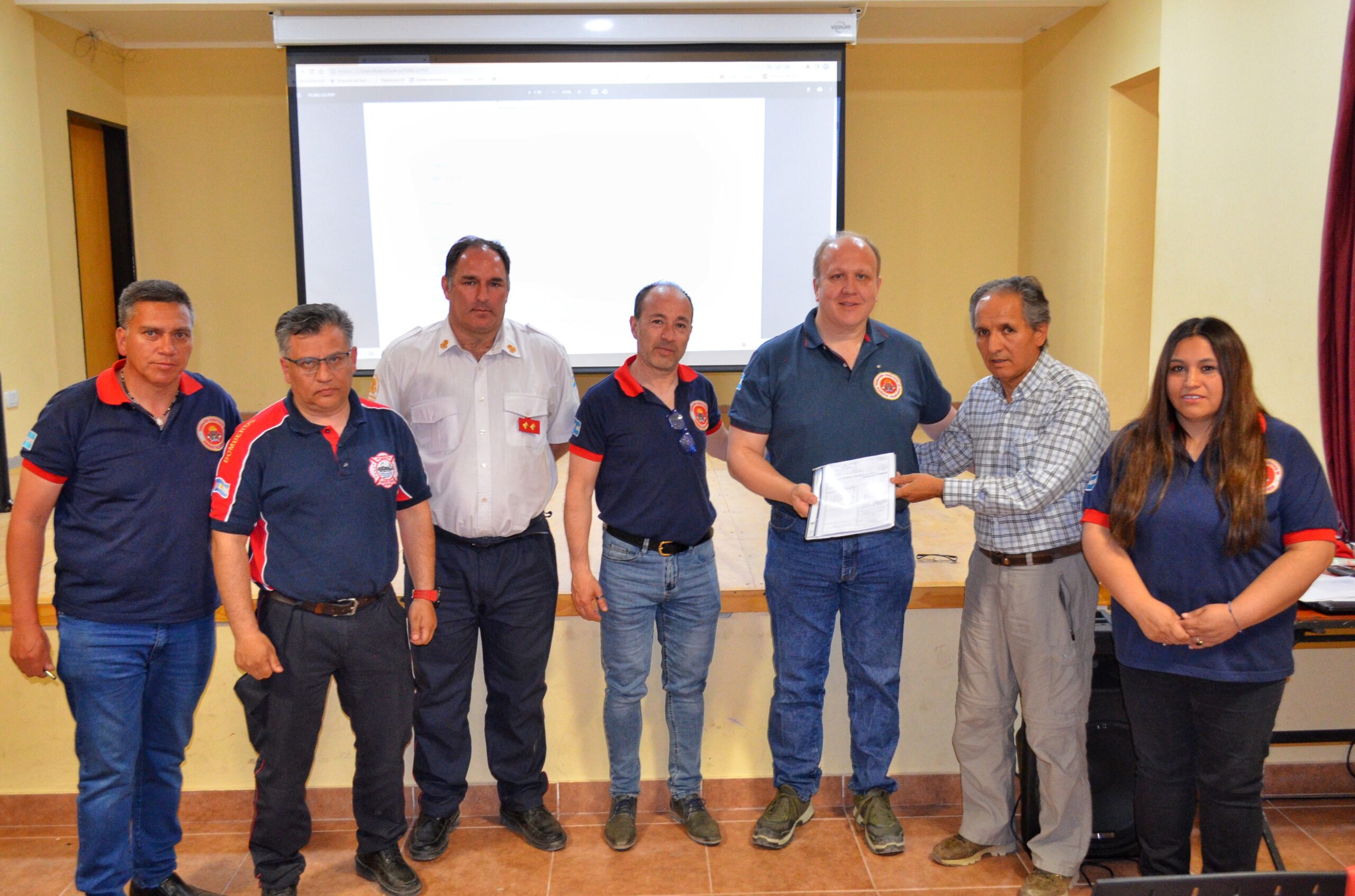 BOMBEROS DE RAWSON DONARON TERRENO PARA LA SEDE DE LA FEDERACIÓN