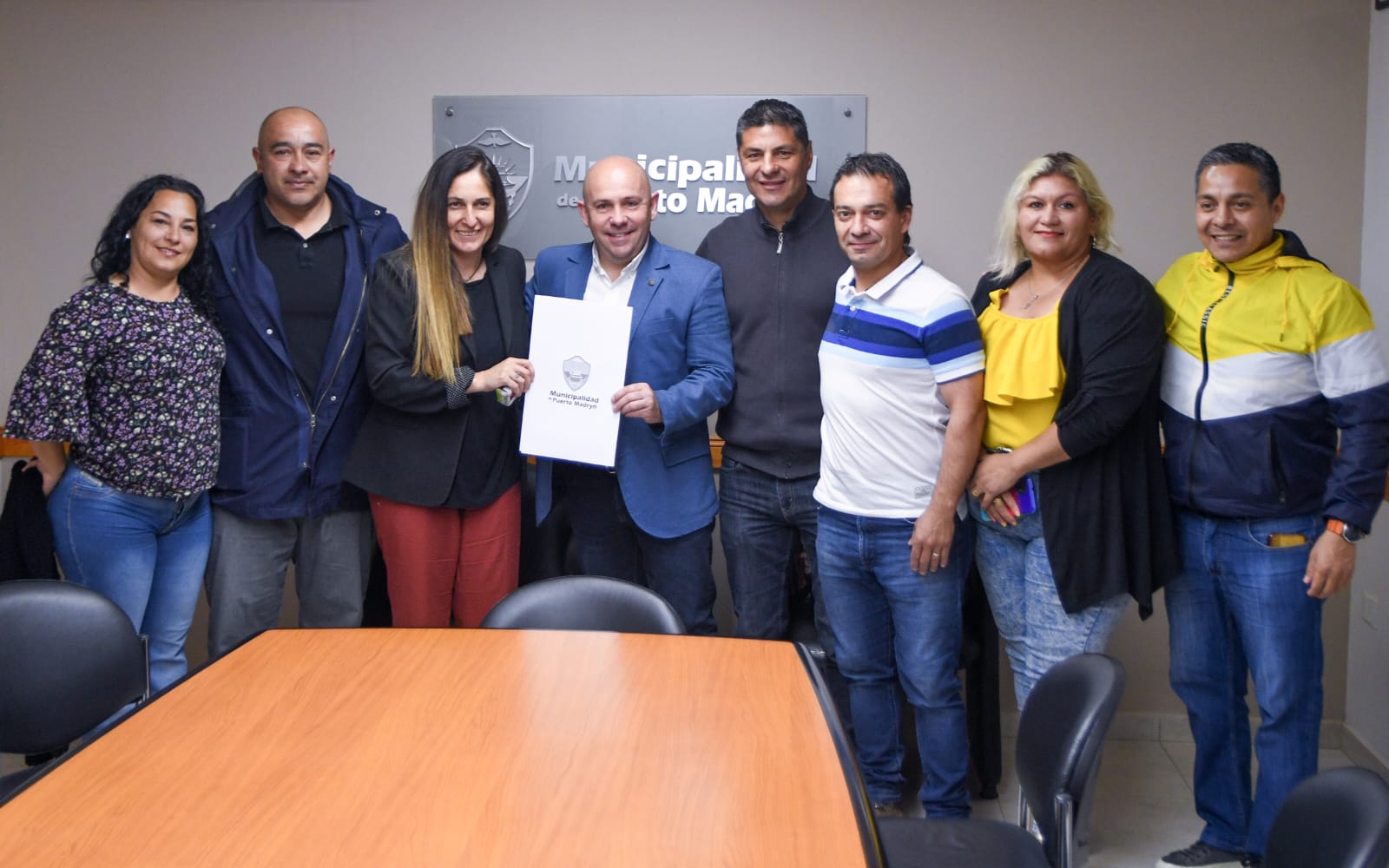 SASTRE ENTREGÓ LA PREADJUDICACIÓN DE TIERRAS PARA QUE SE CONSTRUYA EN MADRYN UN CAMPING DE LA ECONOMÍA POPULAR