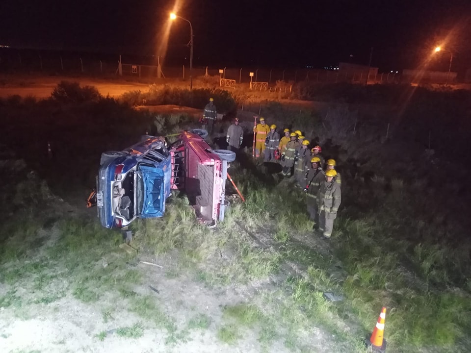 ASPIRANTES A BOMBEROS VOLUNTARIOS REALIZARON PRÁCTICA DE RESCATE VEHICULAR