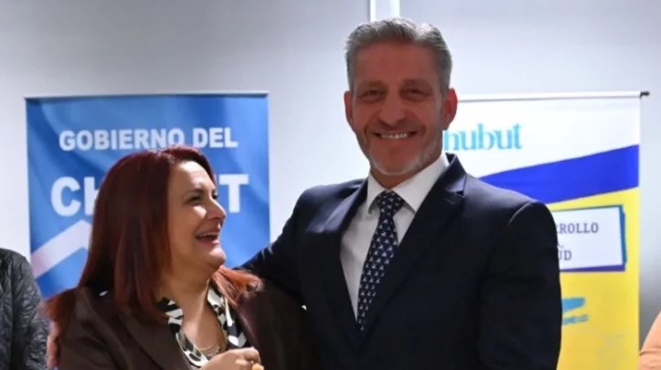 SIMONE PRESENTÓ LA RENUNCIA COMO MINISTRA DE FAMILIA