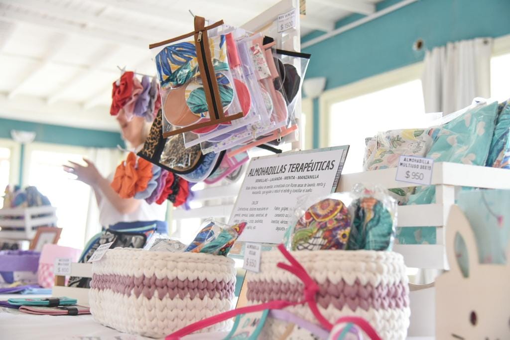 VARIEDAD DE FERIAS EN EL PARADOR MUNICIPAL