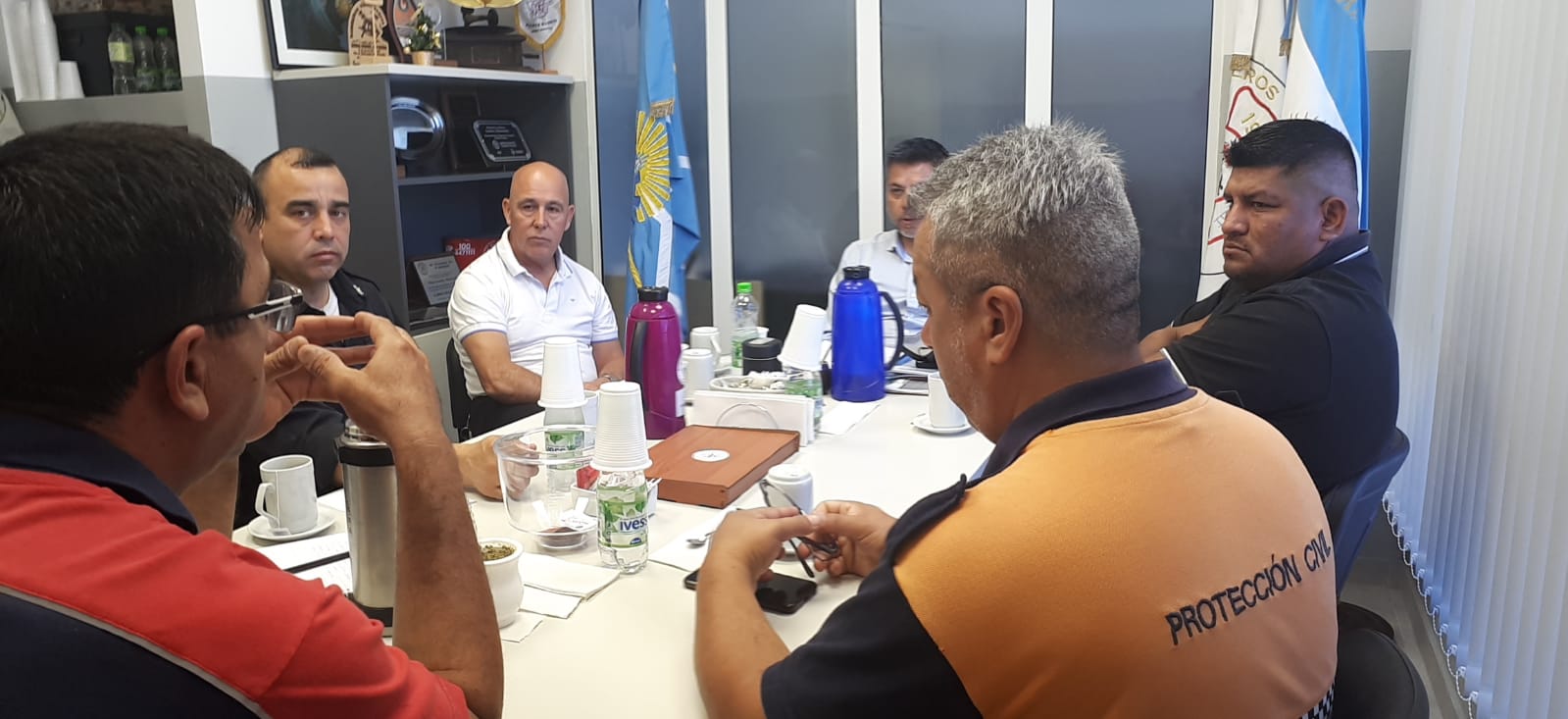 BOMBEROS Y MUNICIPALIDAD ACORDARÓN TRABAJAR EN PREVENCIÓN Y EDUCACIÓN