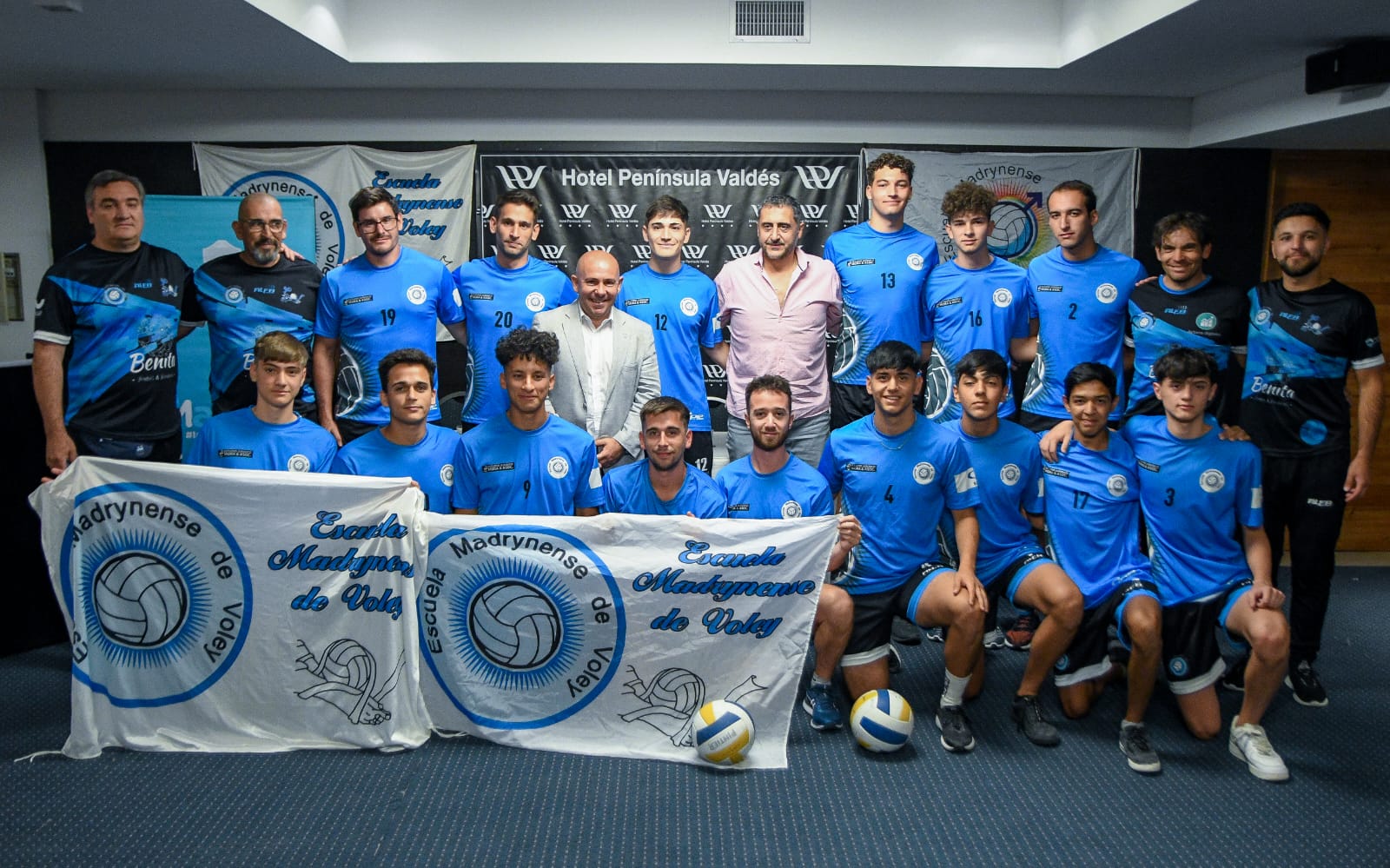 SASTRE PARTICIPÓ DE LA PRESENTACIÓN DEL EQUIPO DE LA ESCUELA MADRYNENSE DE VOLEY QUE DISPUTARÁ LA LIGA FEDERAL