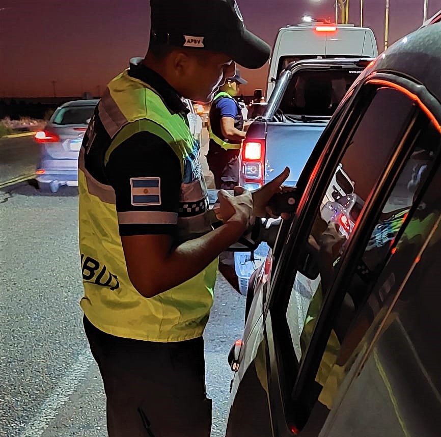 Detectan aumento de infracciones por mal estacionamiento tras la eliminación del sistema medido