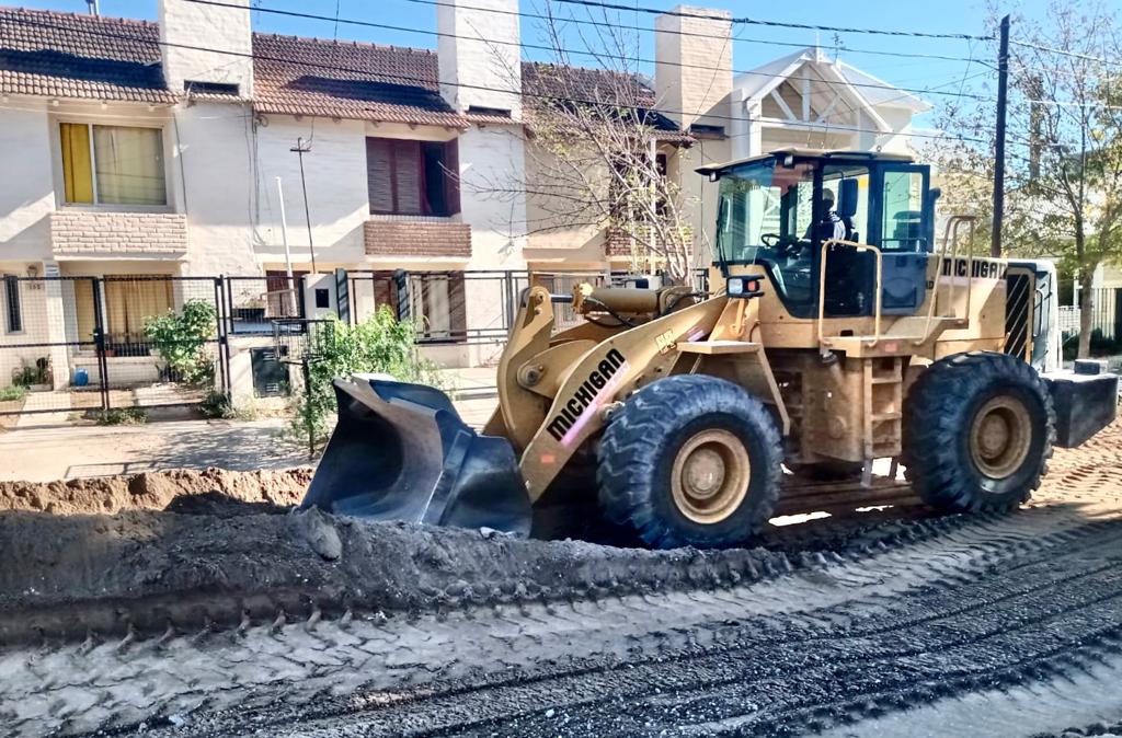 INICIARON LOS TRABAJOS PREVIOS PARA LA OBRA DE PAVIMENTACIÓN EN ARENALES ENTRE ROCA Y MITRE
