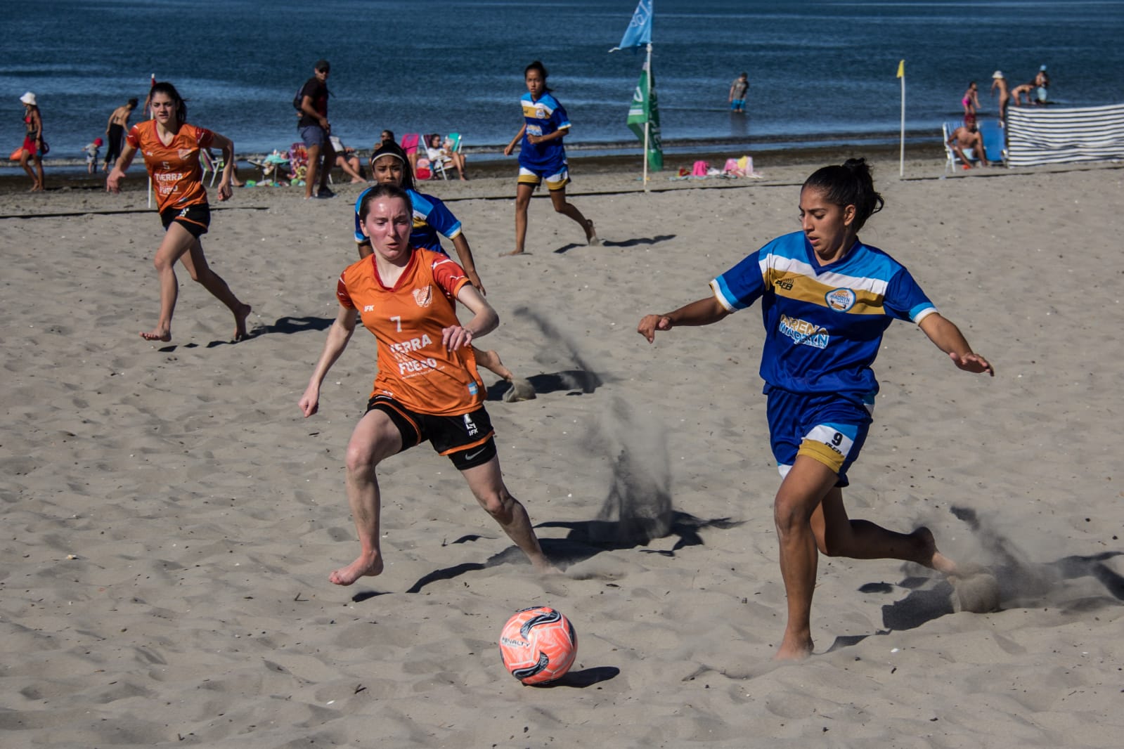EL JUEVES COMIENZA LA LIGA NACIONAL DE FÚTBOL PLAYA FEMENINO EN LA COSTA MADRYNENSE