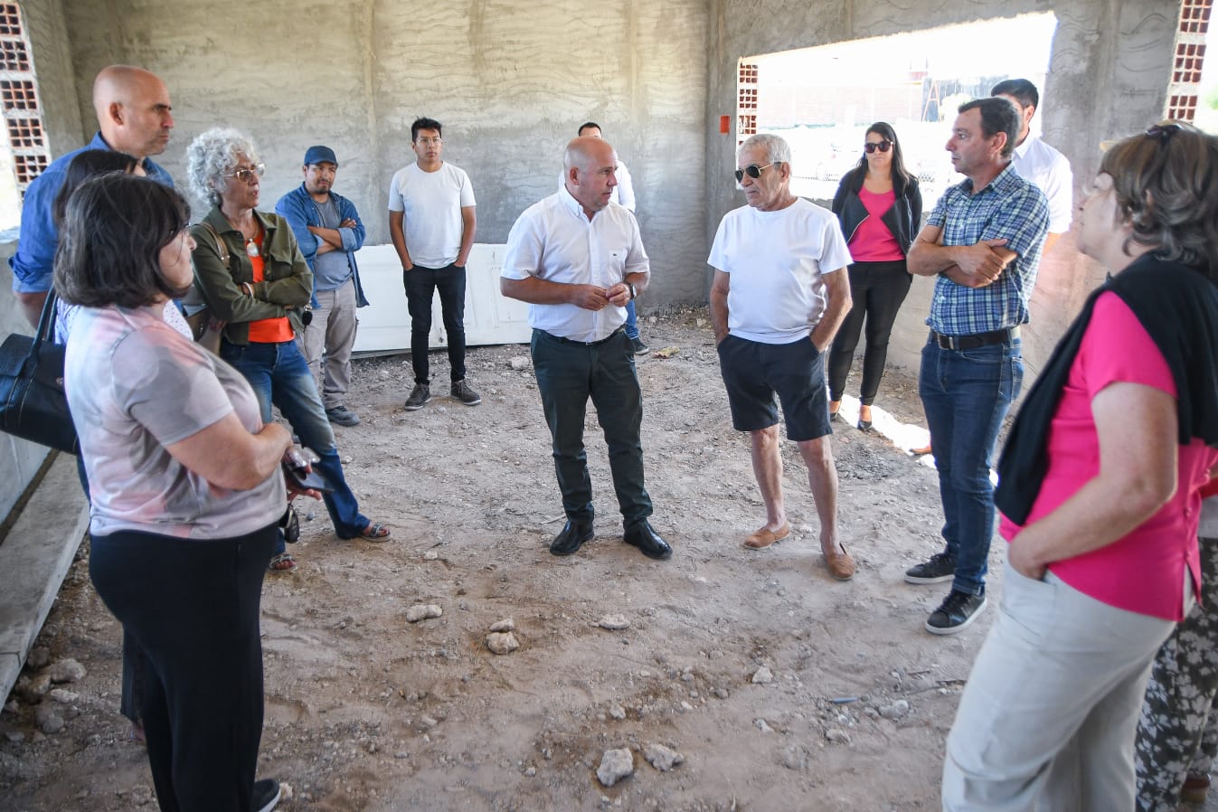 EL INTENDENTE RECORRIÓ LA OBRA DE LA NUEVA SEDE DE LA ASOCIACIÓN DE DOCENTES JUBILADOS DE PUERTO MADRYN