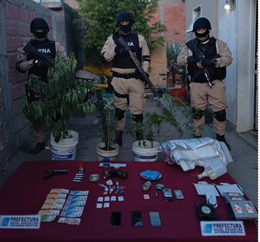 PREFECTURA INCAUTÓ COCAÍNA Y MARIHUANA