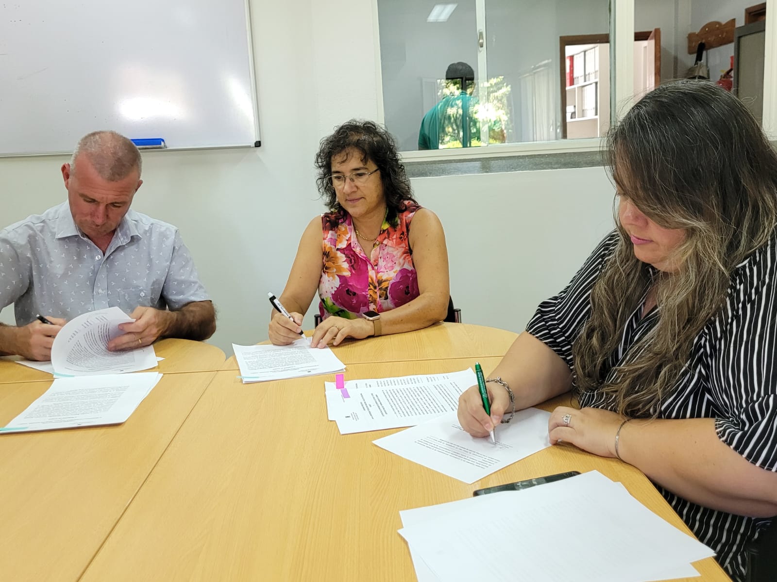 APORTES Y BECAS PARA LA TECNICATURA DE ENERGÍAS SUSTENTABLES DE UTN CHUBUT EN GAIMAN