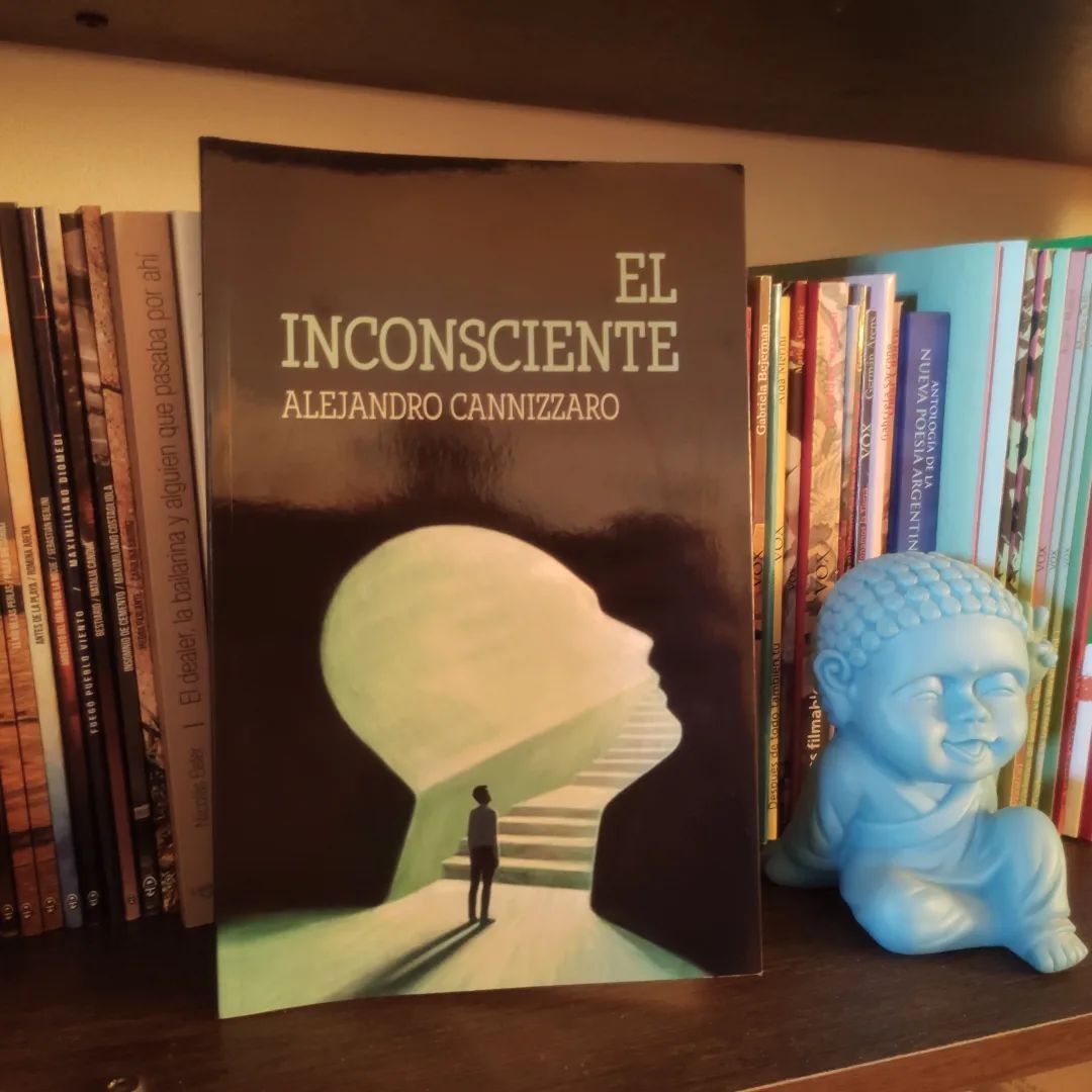ALEJANDRO CANNIZZARO PRESENTA SU LIBRO “INCONSCIENTE” EN LA BIBLIOTECA PEDAGÓGICA