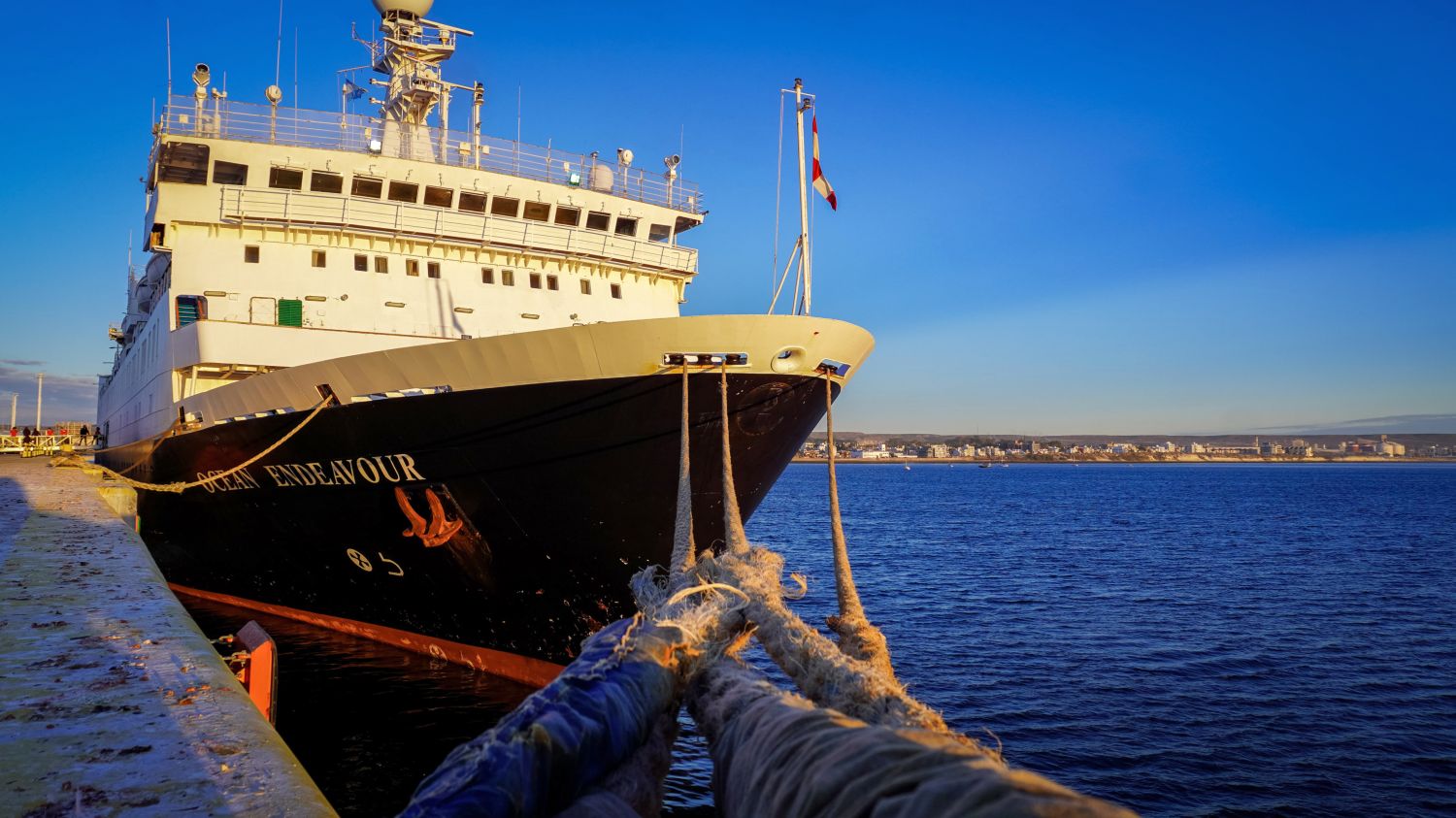 TEMPORADA DE CRUCEROS: ARRIBÓ A PUERTO MADRYN EL OCEAN ENDEAVOUR