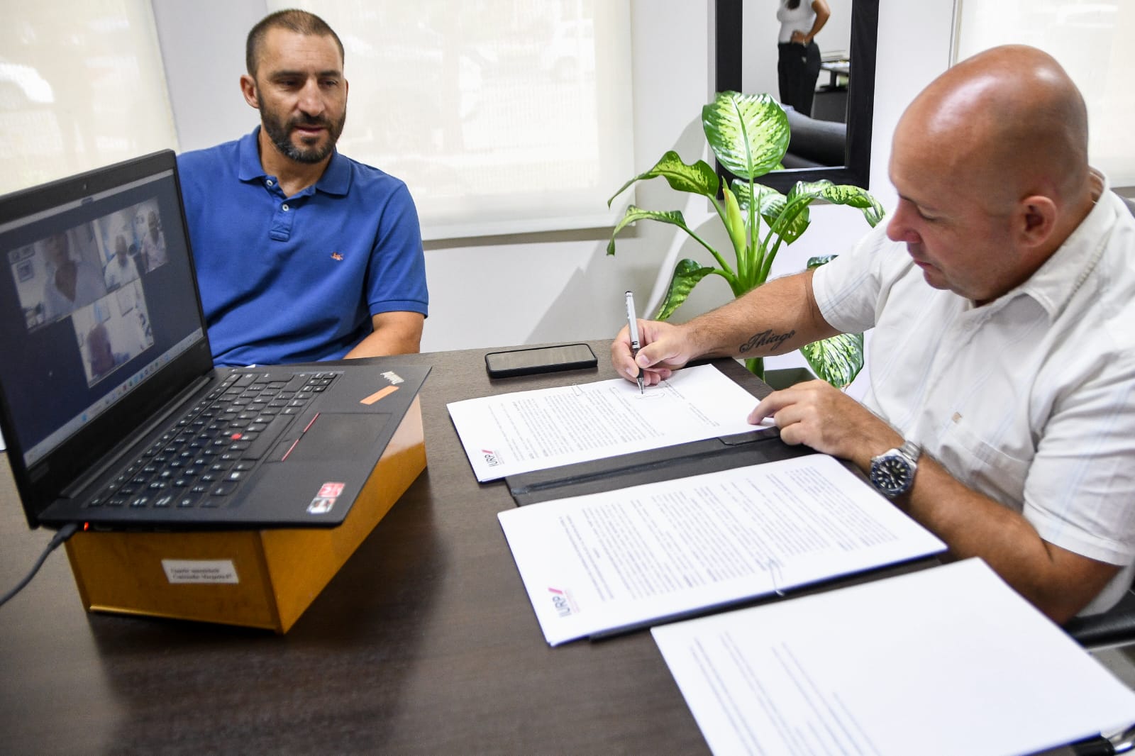 SE FIRMÓ EL CONVENIO CON LAS AUTORIDADES DEL INSTITUTO UNIVERSITARIO RIVER PLATE PARA EL DICTADO DE CARRERAS A DISTANCIA EN PUERTO MADRYN