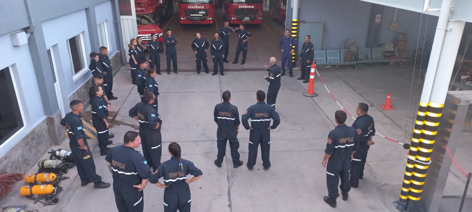 EL CUERPO ACTIVO DE BOMBEROS SE CAPACITA