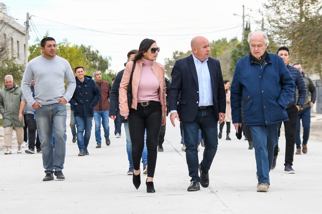 QUEDÓ HABILITADO EL PAVIMENTO EN MARCOS ZAR