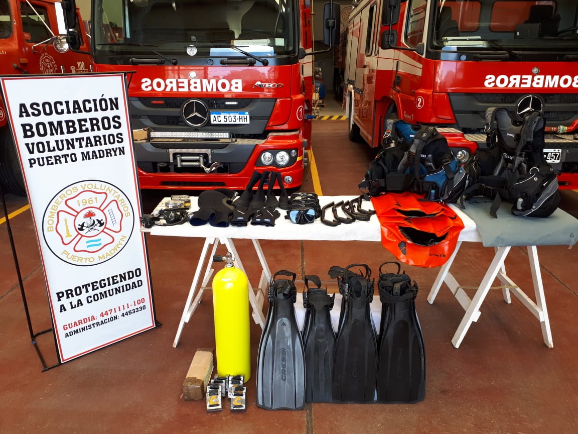 BOMBEROS DE MADRYN SE EQUIPAN PARA RESCATE ACUÁTICO