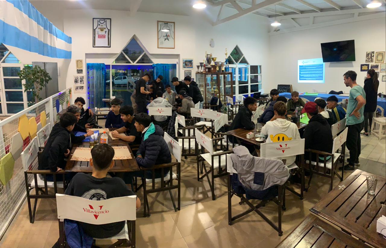 CONTINÚAN LAS CHARLAS SOBRE SOBRE PROBLEMÁTICAS DE CONSUMO Y SU PREVENCIÓN EN ÁMBITOS DEPORTIVOS