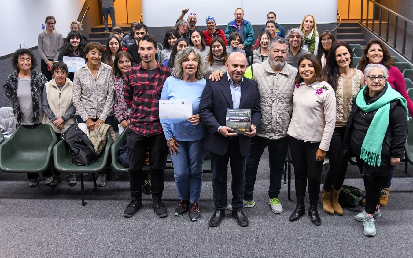 SASTRE ENTREGÓ CERTIFICADOS A LOS GUÍAS PROFESIONALES QUE SE ESPECIALIZARON EN LOS NAUFRAGIOS DEL GOLFO NUEVO