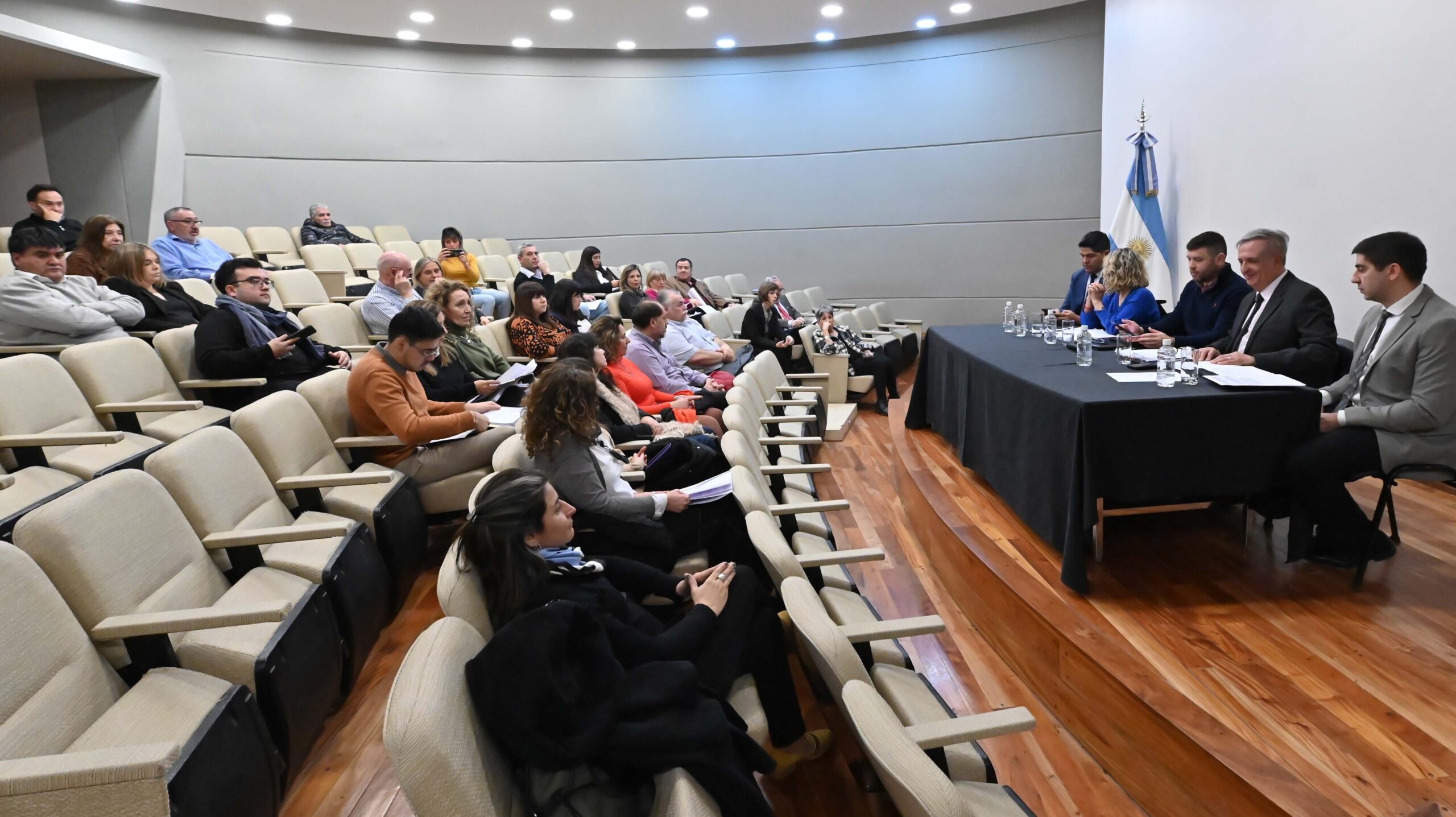 Antonena expuso en la Legislatura sobre el proyecto de ampliación presupuestaria