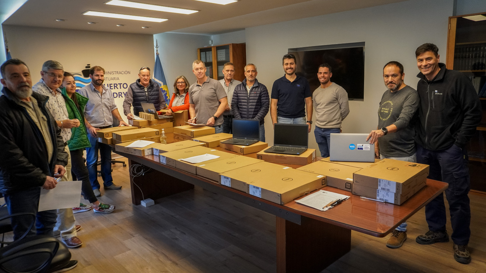 La Administración Portuaria de Puerto Madryn recibió un aporte de equipos para continuar avanzado en la digitalización y modernización